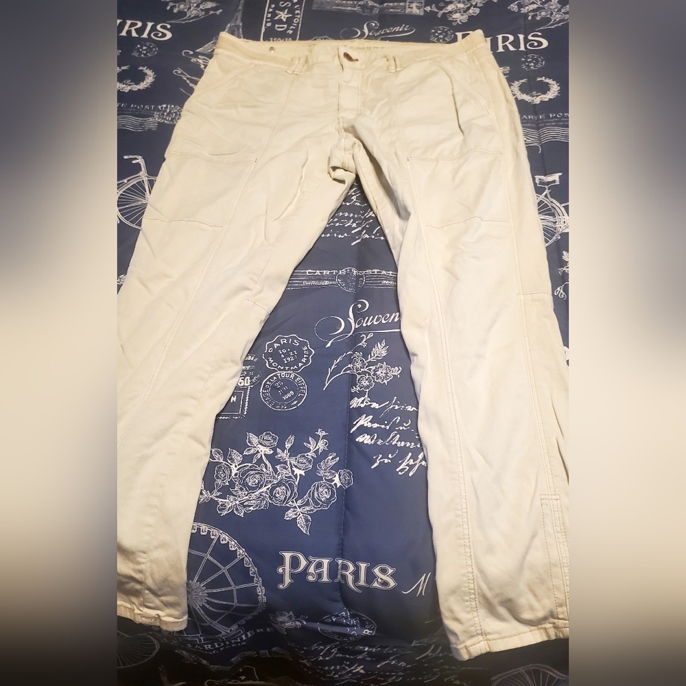 White House Black Market Stylish Cream Pants
